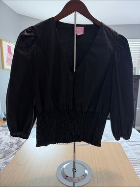 Muse Black V-Neck Smocked-Hem Puff Sleeve Blouse